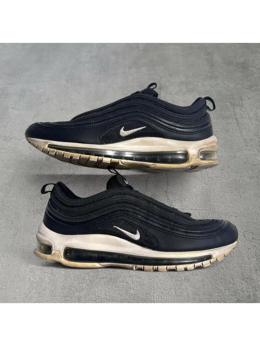 Nike Men's Black and White Trainer